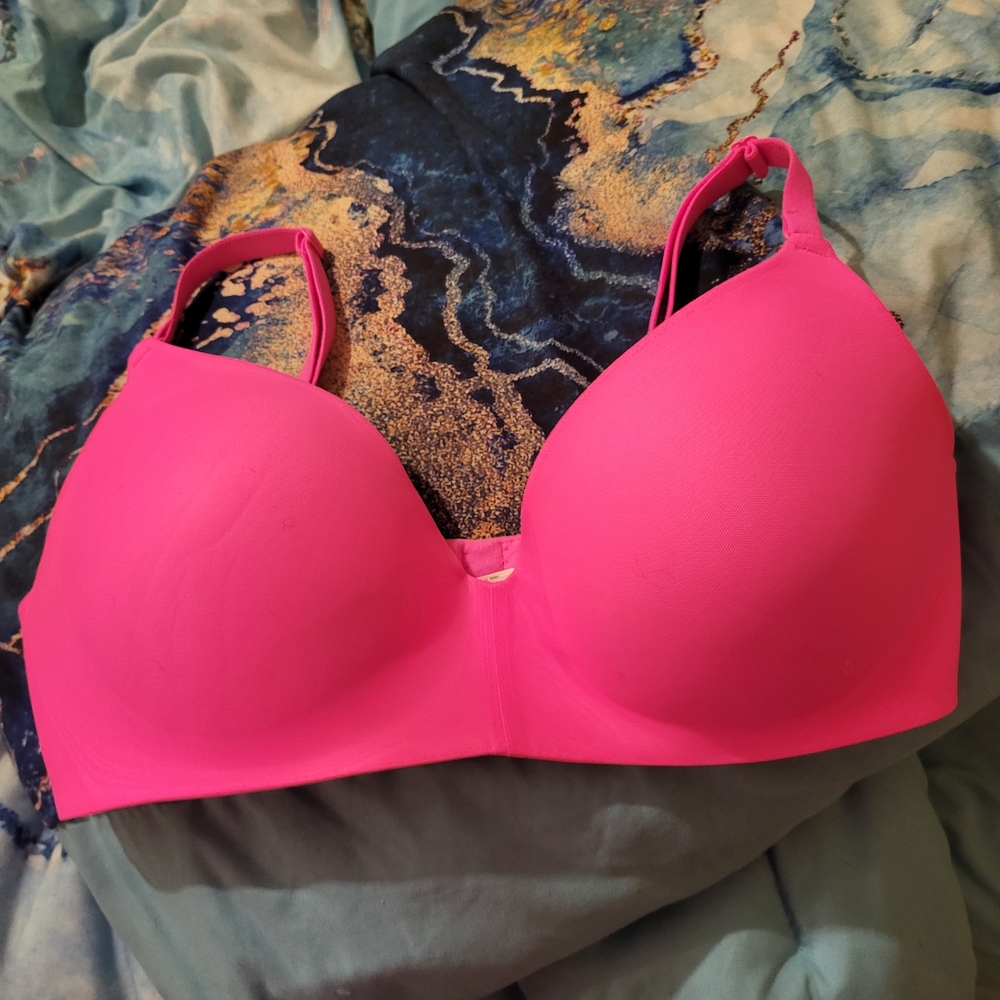 PINK Victoria's Secret Vibrant Pink Bra